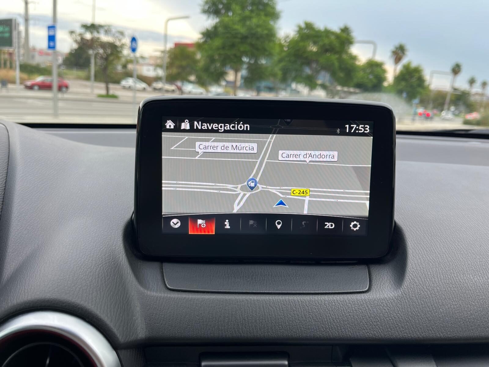 MAZDA 2 LUXURY WHITE SAFETY NAVI