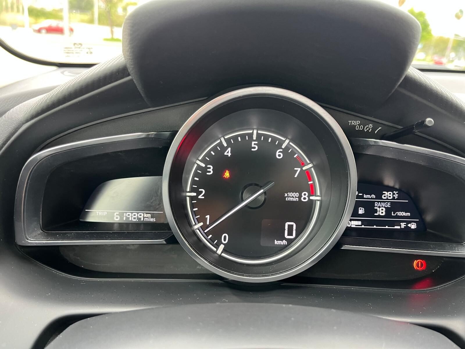 MAZDA 2 LUXURY WHITE SAFETY NAVI