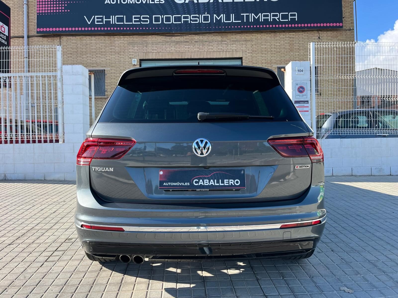 VOLKSWAGEN TIGUAN R LINE 2.0TSI SPORT