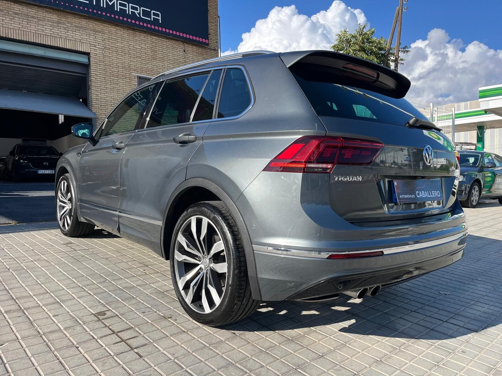 VOLKSWAGEN TIGUAN R LINE 2.0TSI SPORT