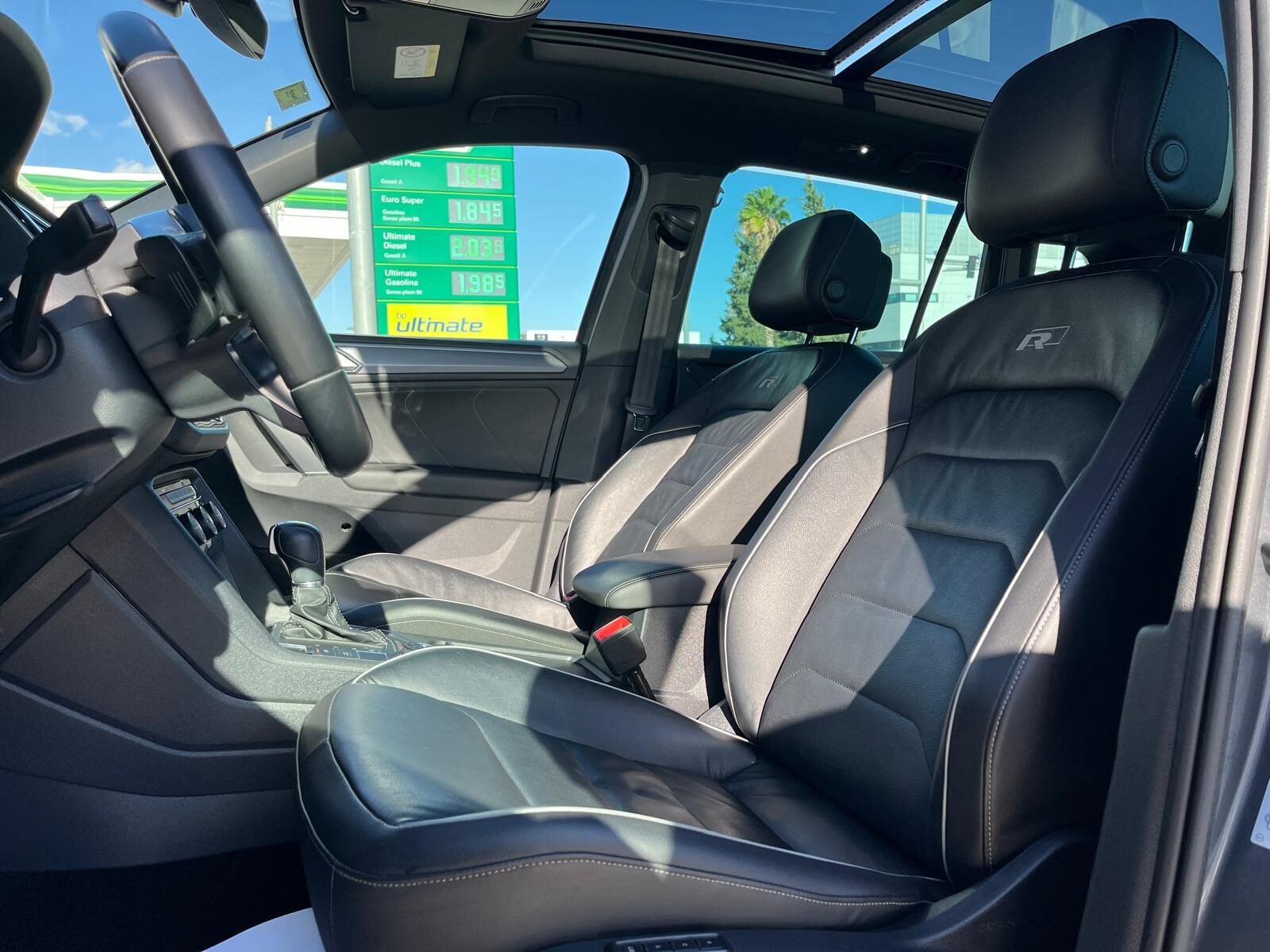 VOLKSWAGEN TIGUAN R LINE 2.0TSI SPORT