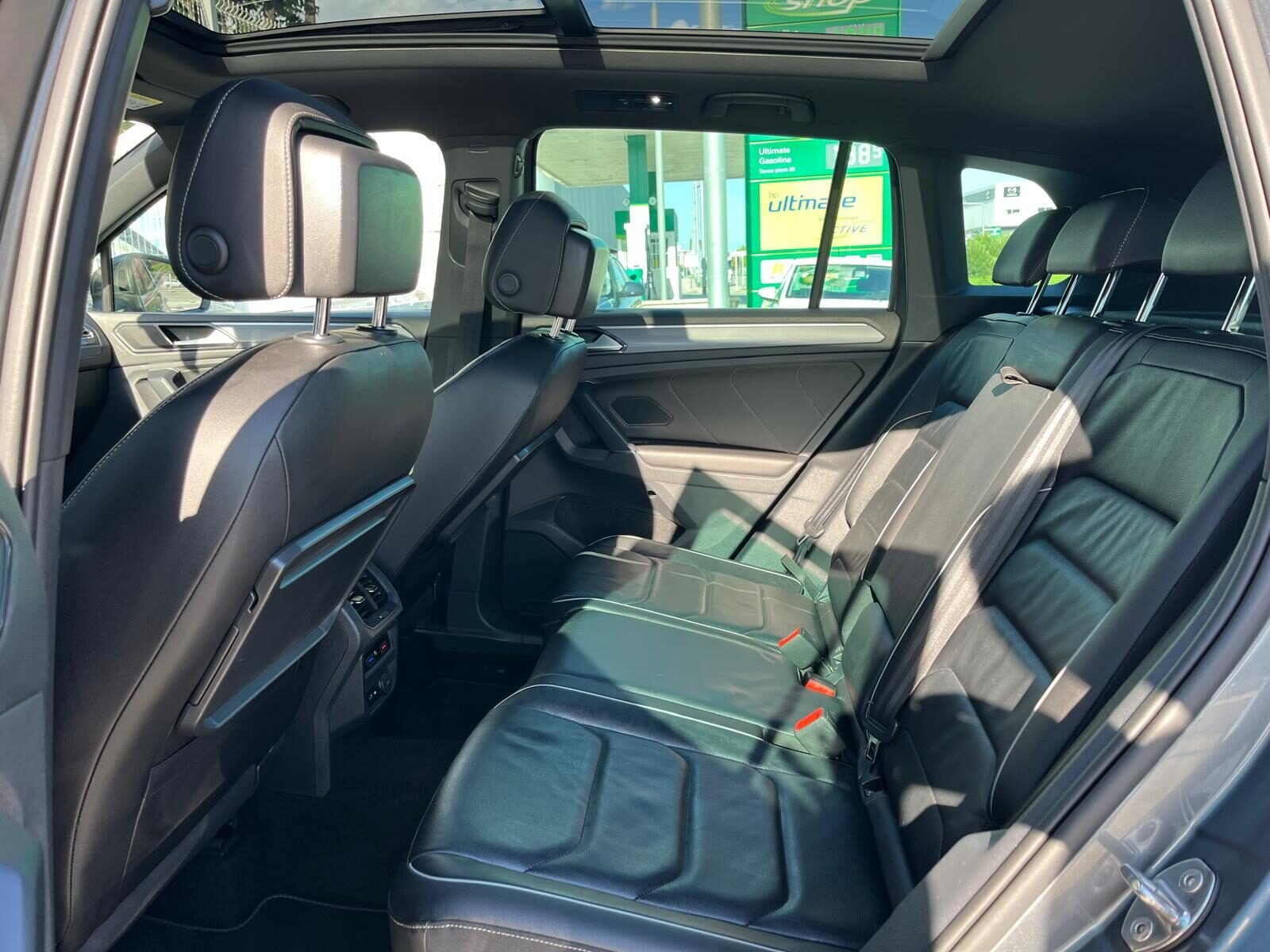 VOLKSWAGEN TIGUAN R LINE 2.0TSI SPORT