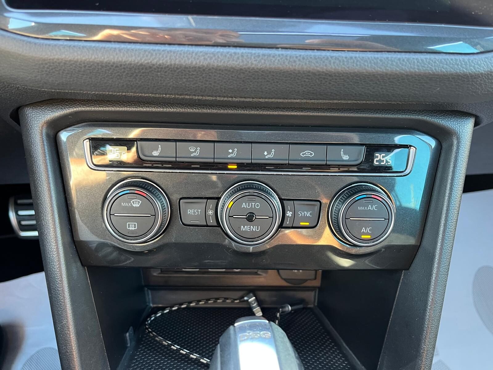 VOLKSWAGEN TIGUAN R LINE 2.0TSI SPORT
