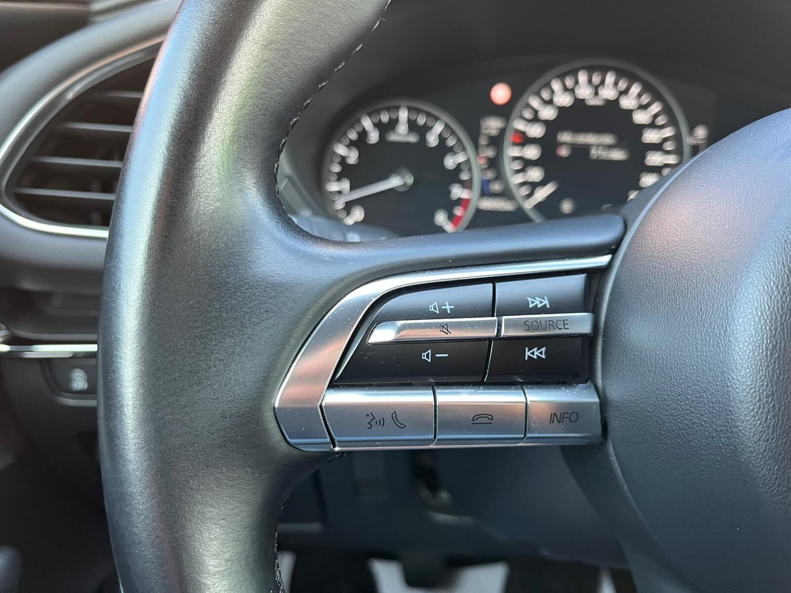 MAZDA 3 ZENITH SAFETY BOSE