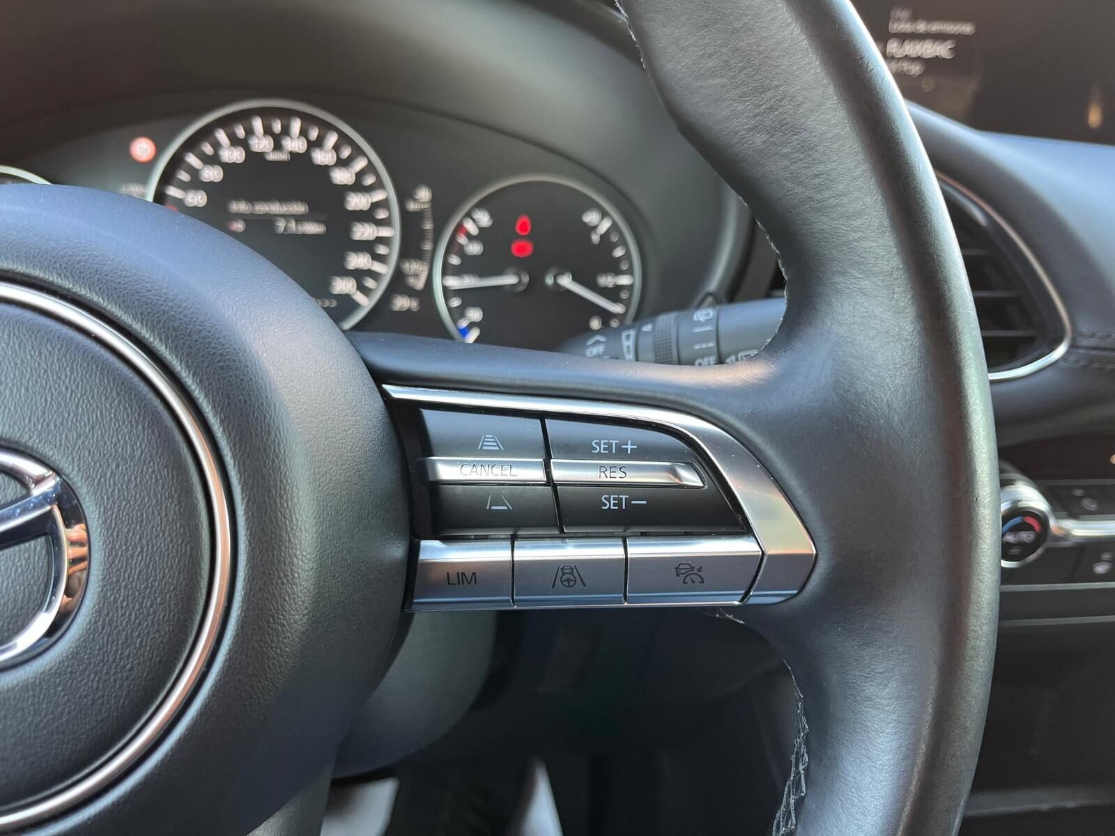 MAZDA 3 ZENITH SAFETY BOSE