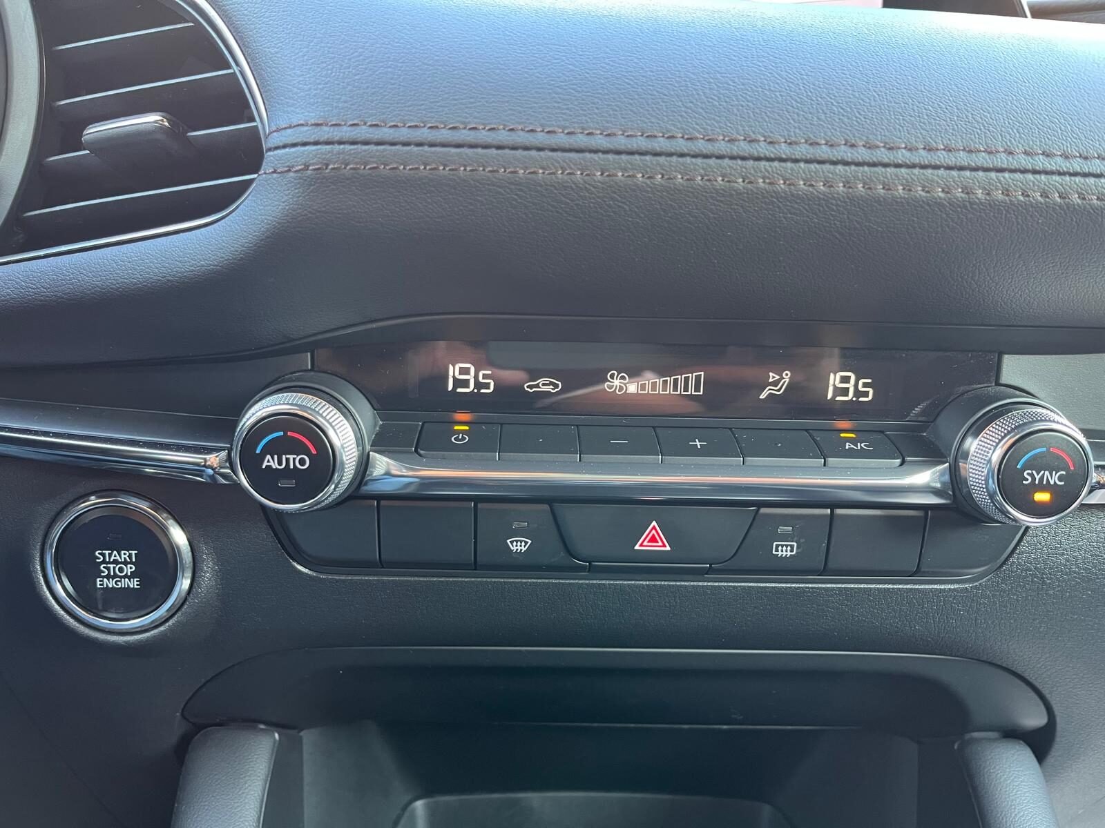 MAZDA 3 ZENITH SAFETY BOSE
